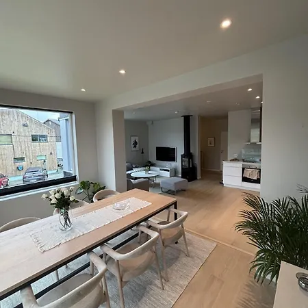 3br Close To Prestvannet And Center Tromsø